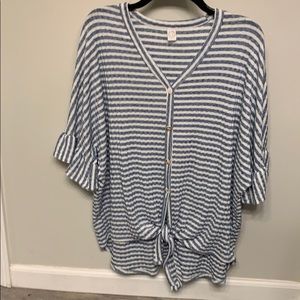 Boutique brand tie front top